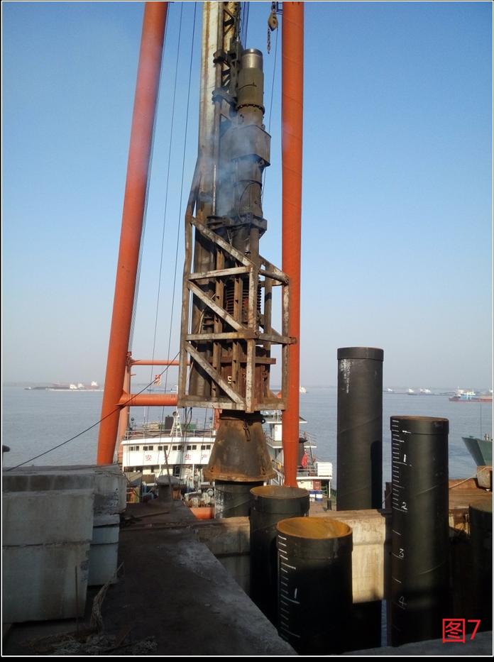 2014年，马钢港务原料总厂码头柴油锤送桩